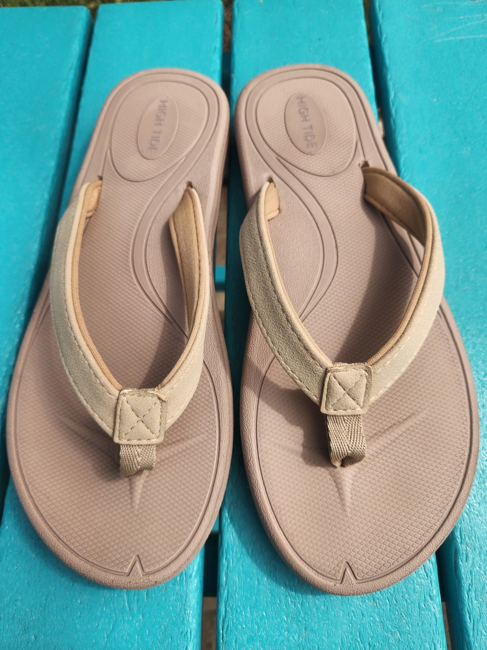 Women’s High Tide Flip Flops Size 7 Taupe Flip Flop Sandals - Picture 2 of 6
